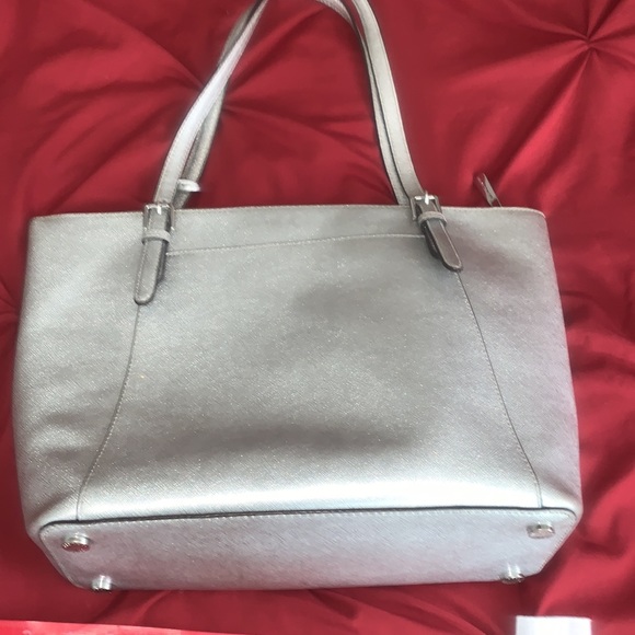 Michael Kors silver purse❤️ - Picture 3 of 6
